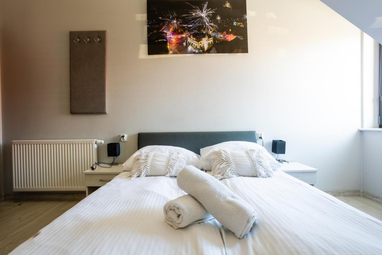 Noclegijarocin Bed & Breakfast Exterior foto
